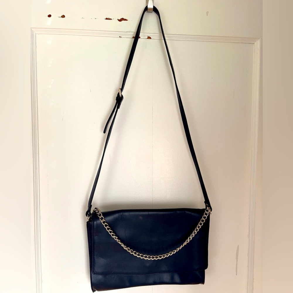 Zara leather navy purse with silver chain detail.